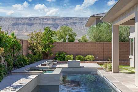 7 Boulder Rock Circle Las Vegas, NV 89135