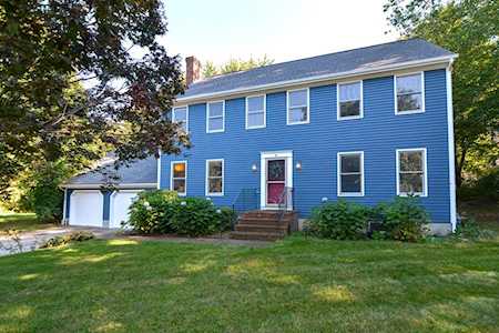 5 Gagas Ln Marlborough, MA 01752