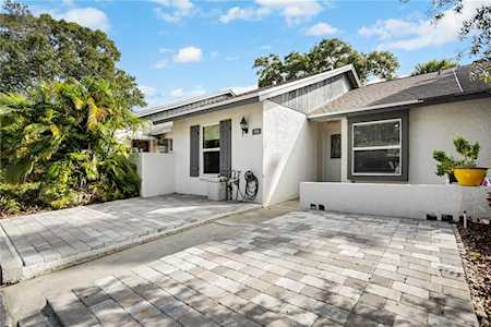569 Laguna Vista Ct #2 Largo, FL 33771