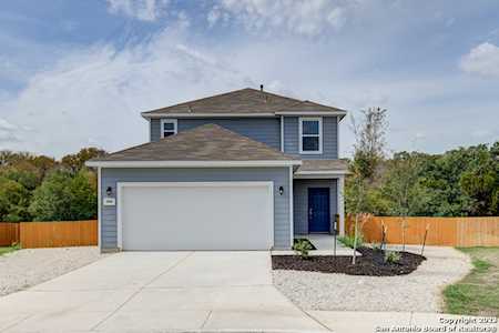 106 Canopy Oak Rd New Braunfels, TX 78130