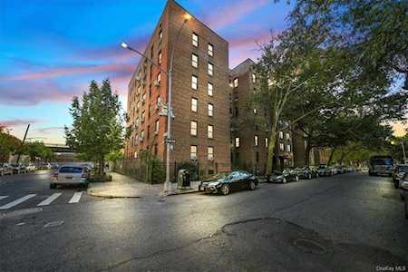 2750 Olinville Ave #3L Bronx, NY 10467
