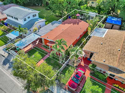 3240 Thomas Ave Miami, FL 33133