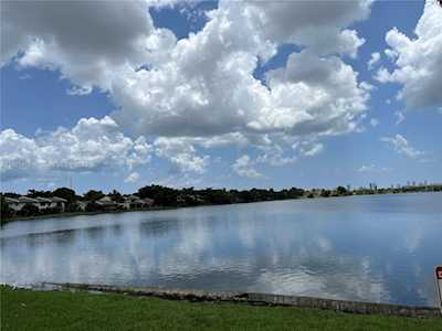 447 NE 195th St #121 Miami, FL 33179