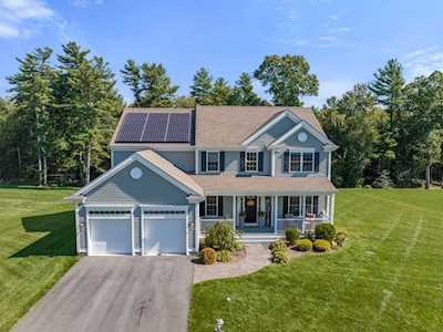 5 Magnolia Way Bridgewater, MA 02324