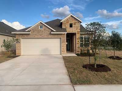 900 Leaning Oak LN Georgetown, TX 78628