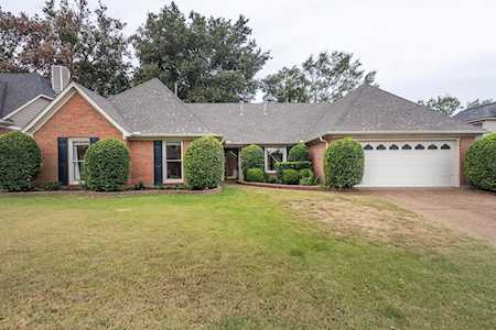 8807 E Bredbury Cv Memphis, TN 38016
