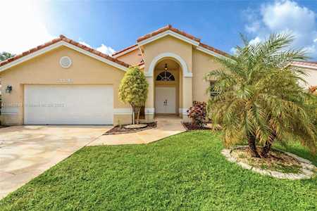 20210 NW 9th Dr Pembroke Pines, FL 33029