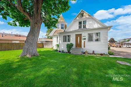 605 13th Ave N Nampa, ID 83687-3532