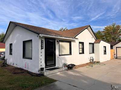 7606 W Swift Ln Boise, ID 83704-5831