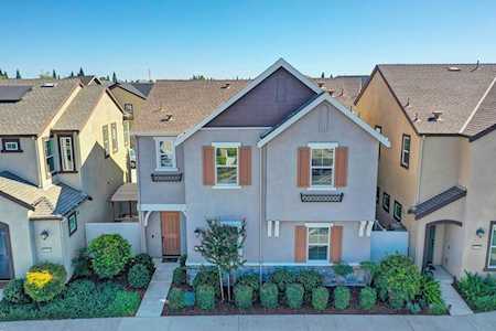 1613 Parkside Way Roseville, CA 95747