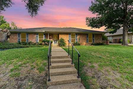 2815 Lakeside Lane Carrollton, TX 75006
