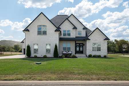 7313 Pembrooke Farms Dr Murfreesboro, TN 37129