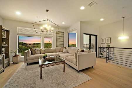 2050 Lohmans Spur RD #203 Austin, TX 78734