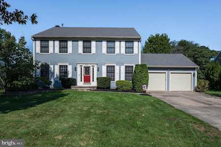 206 Amberfield Dr Mount Laurel, NJ 08054