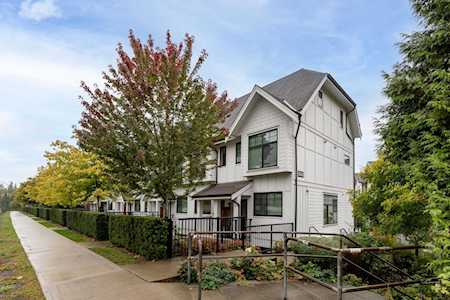 5152 Canada Way #8 Burnaby, BC V5E 0C3