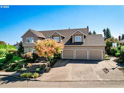 2015 Conestoga LN West Linn, OR 97068