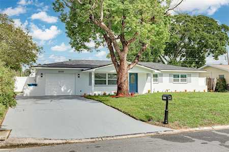 8879 111th St Seminole, FL 33772