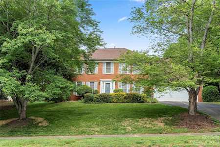 124 Whitefriars Ln Matthews, NC 28105