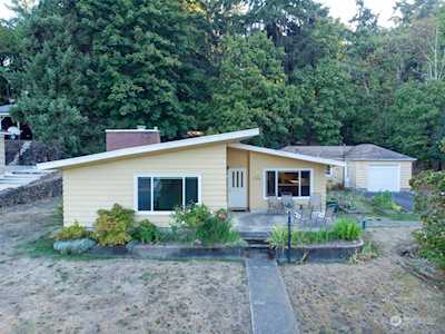 3226 Pacific Way Longview, WA 98632