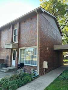 32631 5 Mile Rd Livonia, MI 48154