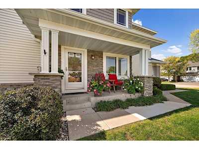10531 Bay View Lane Woodbury, MN 55129