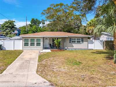 2148 Capri Dr Clearwater, FL 33763