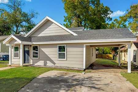 822 W Seminary Drive Fort Worth, TX 76115