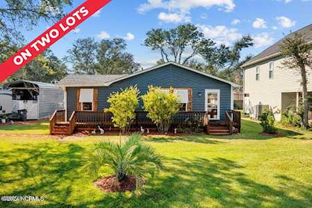 211 NE 55th St Oak Island, NC 28465