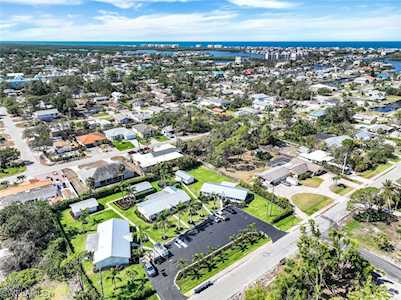 4365 Tarpon Ave Bonita Springs, FL 34134