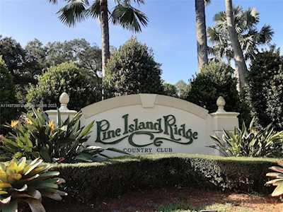9460 Poinciana Pl #306 Davie, FL 33324