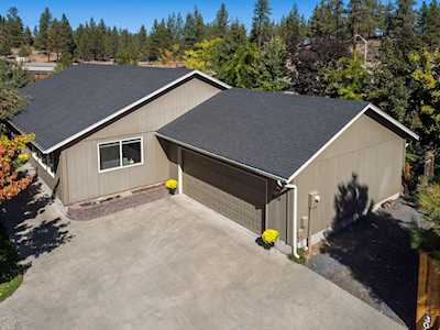 3074 NW Kelly Hill Ct Bend, OR 97703