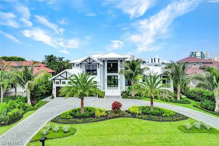 3401 Crayton Rd Naples, FL 34103