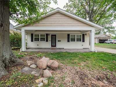 129 Avon Belden Rd Avon Lake, OH 44012