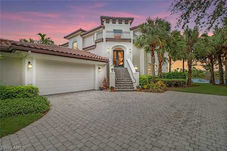 28571 Calabria Ct #202 Naples, FL 34110