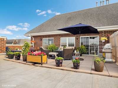 410 W Mahogany Ct #704 Palatine, IL 60067