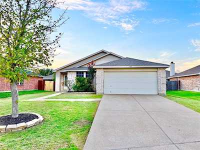 1408 Krista Drive Burleson, TX 76028