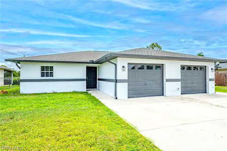 7584-7586 Winged Foot Dr Fort Myers, FL 33967