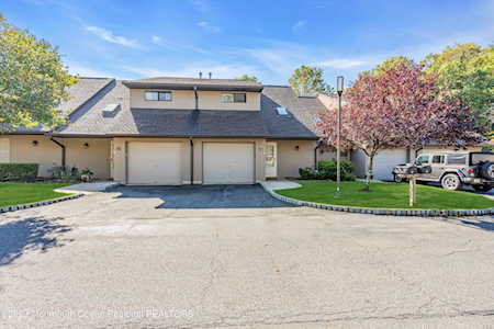 57 Deer Path Ct Tinton Falls, NJ 07724