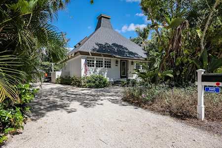 560 Broadway St Longboat Key, FL 34228