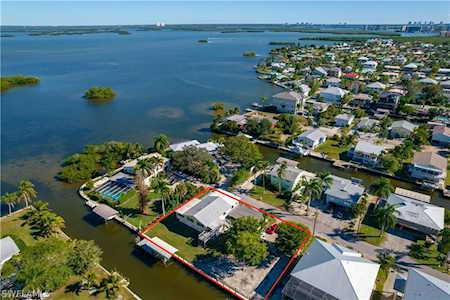 269 Driftwood Ln Fort Myers Beach, FL 33931