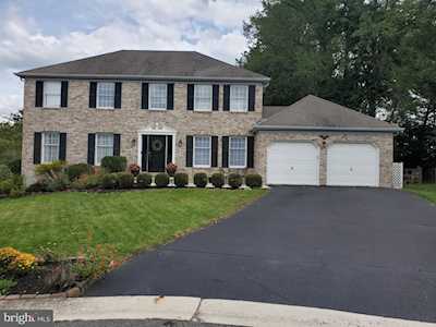 5 Maureen Ct Wilmington, DE 19808