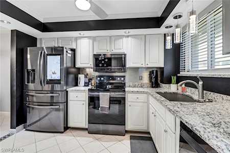 2121 Collier Ave #401 Fort Myers, FL 33901