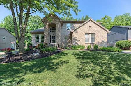 40724 Kingsley Ln Novi, MI 48377