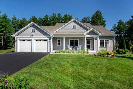 14 Serenity Ln Nashua, NH 03062
