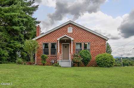 1103 Everett Ave Maryville, TN 37804
