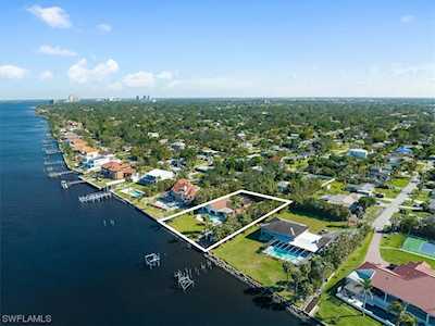 4113 W Riverside Dr Fort Myers, FL 33901