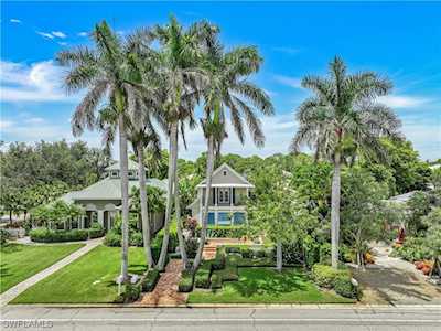 419 Central Ave Naples, FL 34102