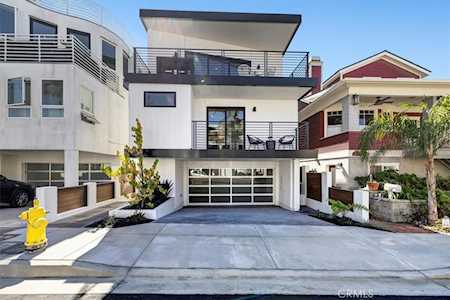 126 1st St Hermosa Beach, CA 90254