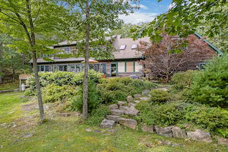 136 Clarks Point Rd Wiscasset, ME 04578