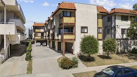 805 E Chestnut St Glendale, CA 91205